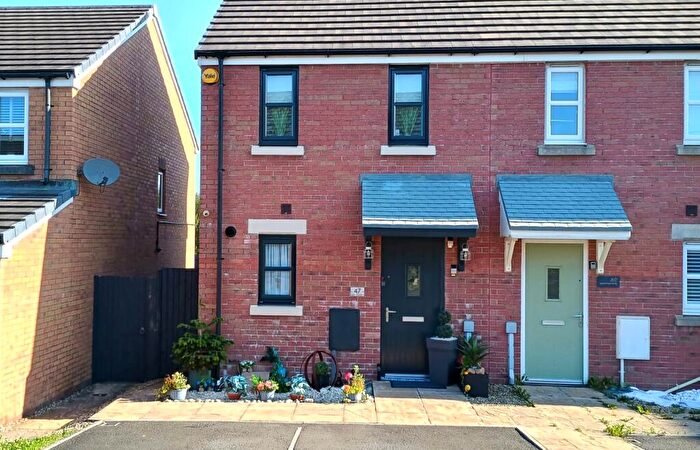 2 Bedroom End Of Terrace House For Sale In Dan Y Cwarre, Kidwelly, SA17