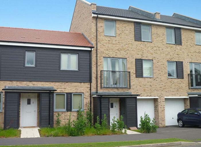 4 Bedroom Terraced House To Rent In Woodhead Drive, Cambridge, CB4