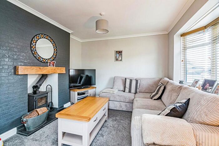2 Bedroom Semi-Detached House For Sale In Nanaimo Way, Kingswinford, DY6