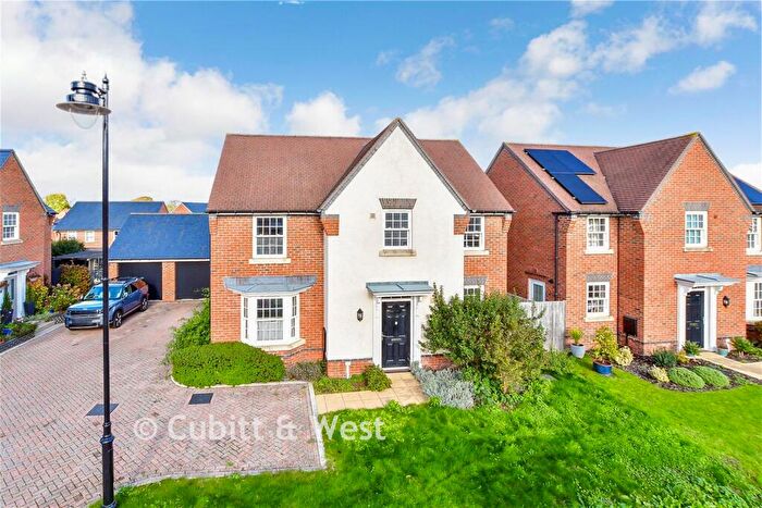4 Bedroom Detached House For Sale In Pakenham Road, Waterlooville, Hampshire, PO7