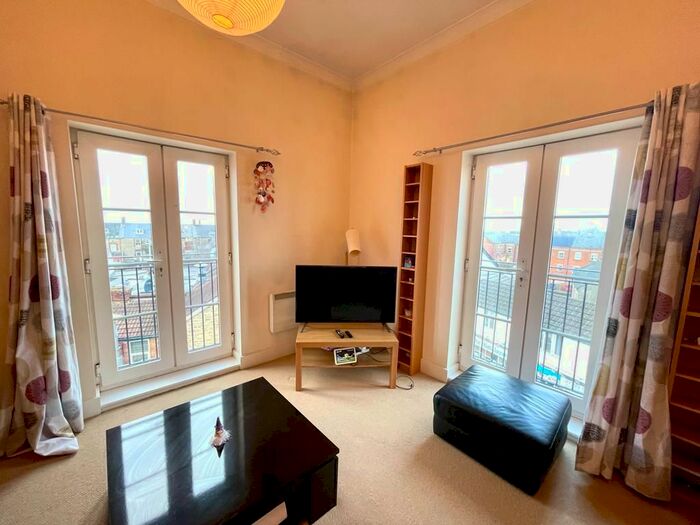 2 Bedroom Flat To Rent In Bradford Road, Swindon, SN1