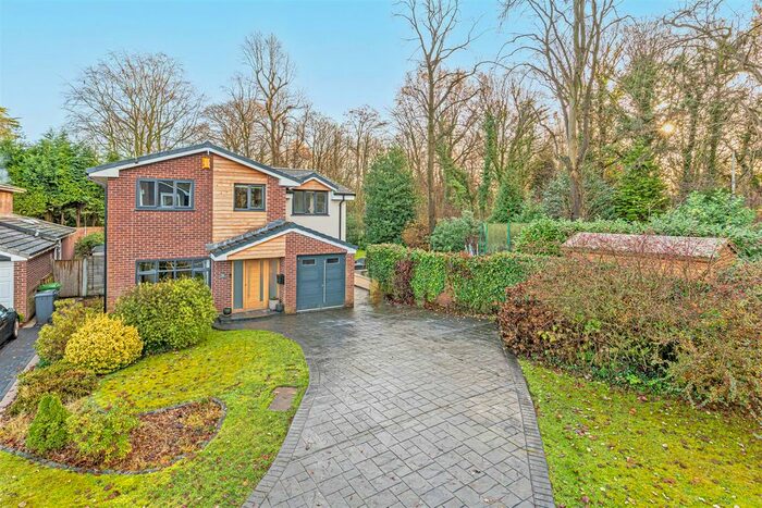 5 Bedroom Detached House For Sale In Woodlands Drive, Thelwall, Warrington, WA4