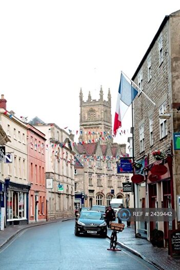 3 Bedroom Flat To Rent In The Avenue, Cirencester, GL7
