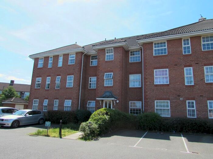 2 Bedroom Flat To Rent In Tavern Close, Carshalton, SM5