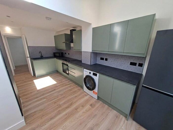 1 Bedroom Flat To Rent In Crwys Road, Cathays, Cardiff, CF24