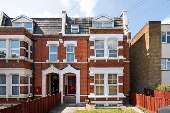 2 Bedroom Apartment To Rent In Teesdale Road, Leytonstone, E11