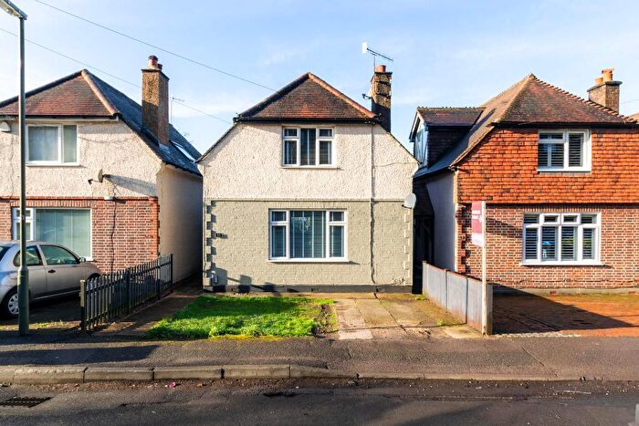 3 Bedroom Detached House For Sale In Downsway, Whyteleafe, CR3