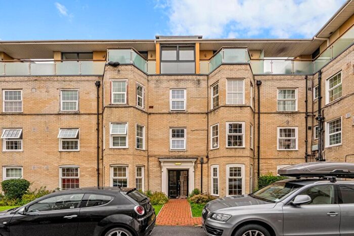 2 Bedroom Apartment For Sale In Malden Court, New Malden, KT3