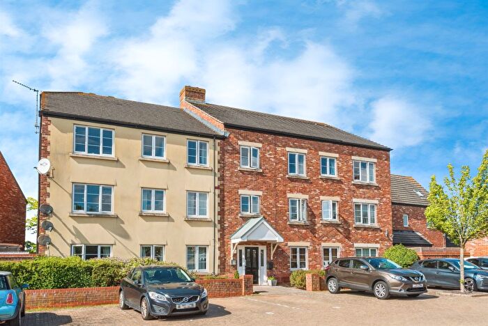 2 Bedroom Flat For Sale In Poseidon Close, Swindon, SN25