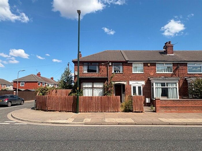 3 Bedroom End Terrace House For Sale In Cromwell Road, Grimsby, DN31