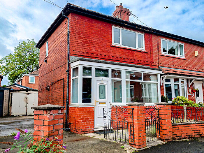 2 Bedroom Semi Detached House For Sale In Mansfield Close, Ashton-under-Lyne, Tameside, OL7