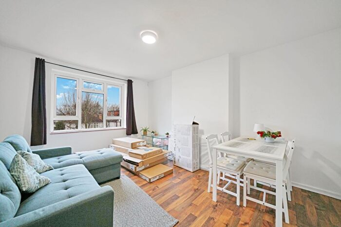 2 Bedroom Flat To Rent In London Road, London, SW16