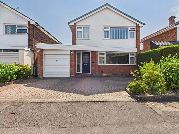 3 Bedroom Detached House For Sale In Ullenhall Road, Walmley, B76
