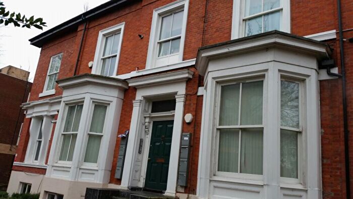 4 Bedroom Apartment To Rent In Wynnstay Grove Manchester, M14