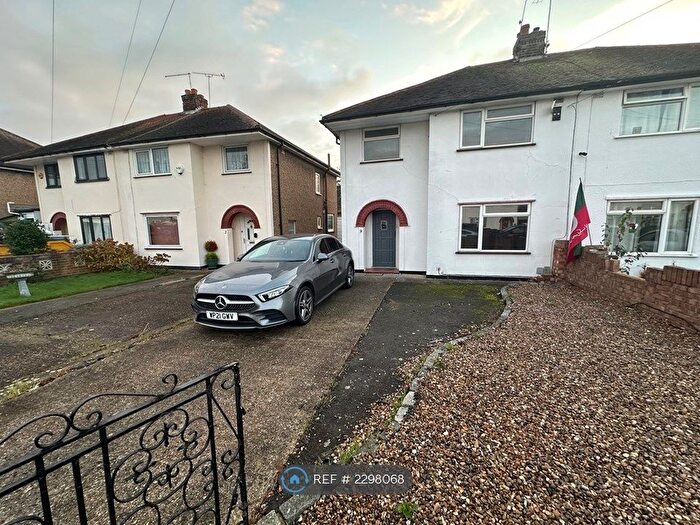 3 Bedroom Semi-Detached House To Rent In Bowyer Drive, Cippenham, SL1