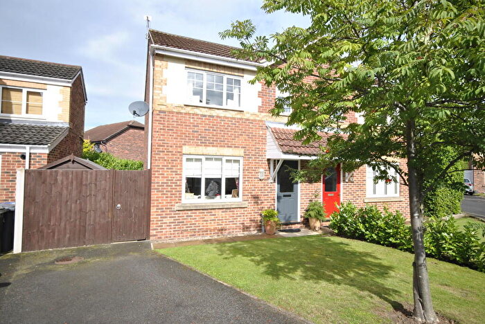 3 Bedroom Semi-Detached House To Rent In Castle Avenue, Rossington, DN11