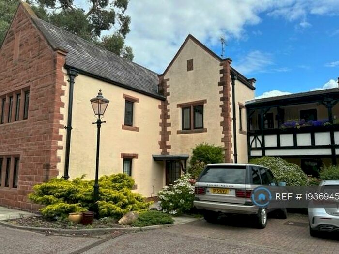 2 Bedroom Flat To Rent In Caldy Mews, Wirral, CH48