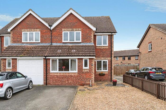 3 Bedroom Semi Detached House For Sale In Gull Way, Chatteris, PE16