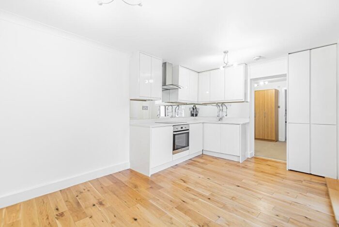 1 Bedroom Flat To Rent In Battersea Rise, London, SW11