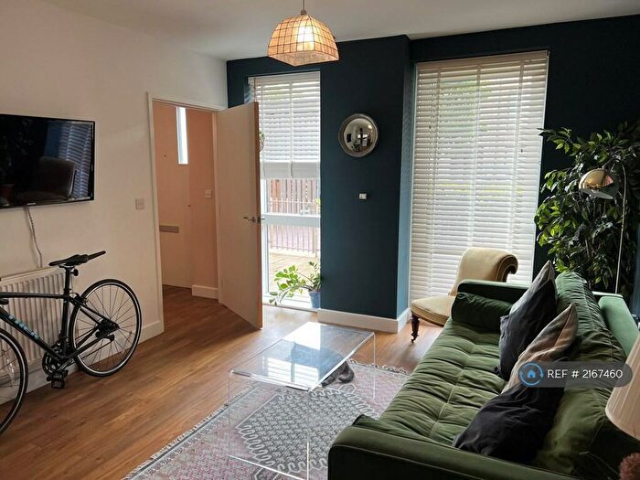 1 Bedroom Flat To Rent In Adenmore Road, London, SE6