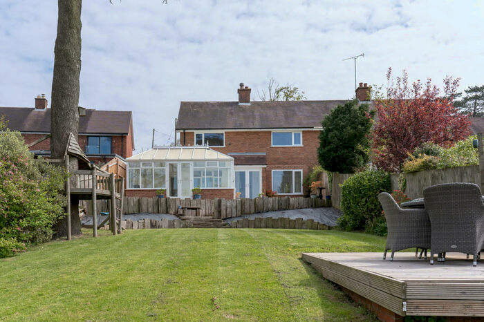 3 Bedroom Semi-Detached House For Sale In Lea End Lane, Forhill, B38