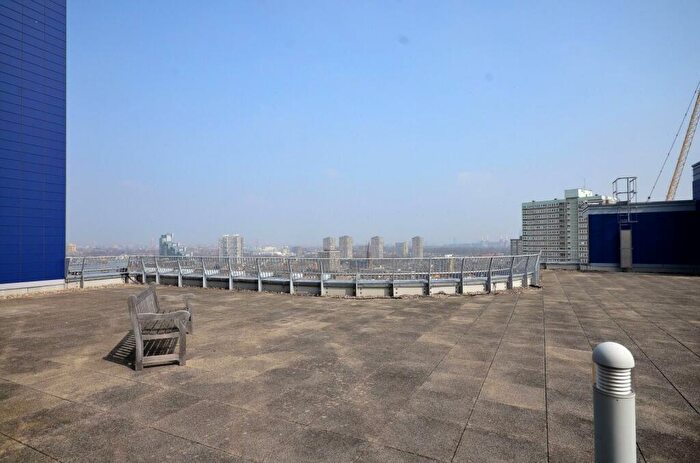 1 Bedroom Flat To Rent In Falcon Wharf, Battersea, London, SW11