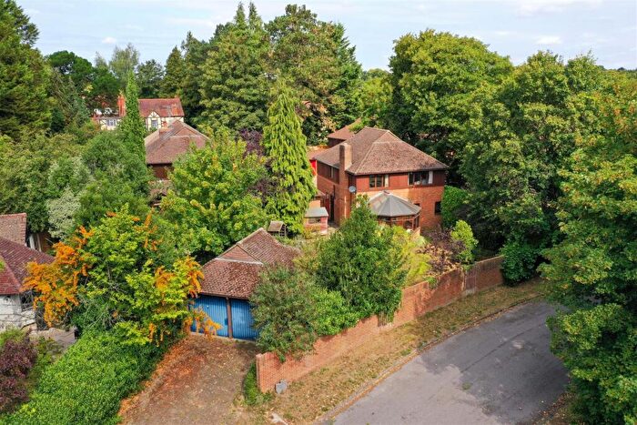 4 Bedroom Detached House For Sale In Hazel Gardens, Sonning Common, RG4