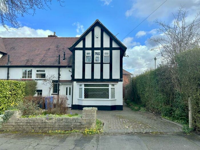 3 Bedroom Semi-Detached House To Rent In Corden Avenue, Mickleover, Derby, DE3