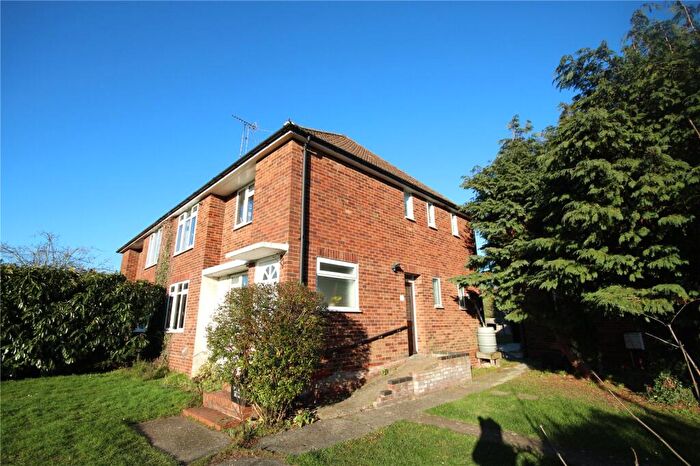2 Bedroom Maisonette To Rent In Church Road, Woodley, Reading, Berkshire, RG5