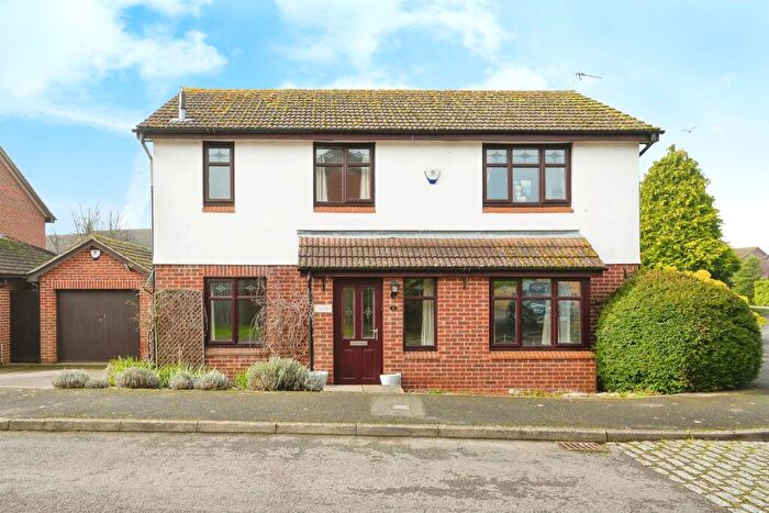 4 Bedroom Detached House For Sale In Sixpenny Lane, Chalgrove, Oxford, OX44