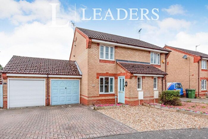 2 Bedroom House To Rent In Coltsfoot Way, IP24