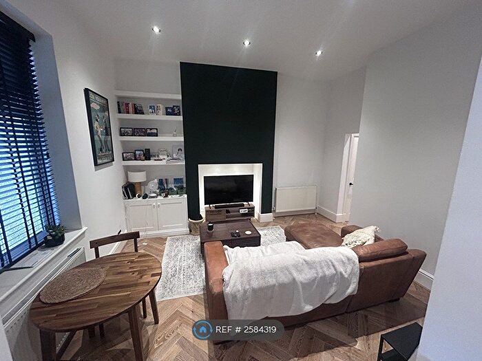 2 Bedroom Flat To Rent In Normanton Road, South Croydon, CR2