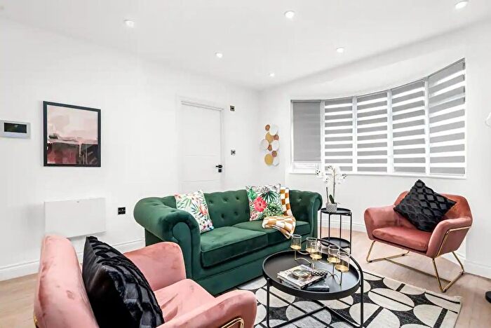 1 Bedroom Flat To Rent In Clammas Way, Cowley, Uxbridge, UB8