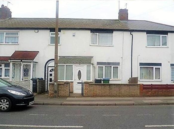 3 Bedroom Terraced House To Rent In Bank Street, West Bromwich, West Midlands, B71