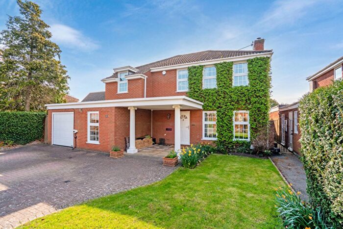 4 Bedroom Detached House For Sale In Ridgeway, Henley On Thames, RG10