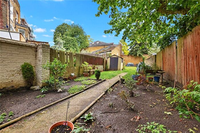 1 Bedroom Flat For Sale In Leighton Grove, Kentish Town, NW5