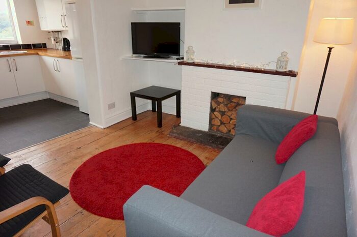 3 Bedroom End Of Terrace House To Rent In Caellepa, Bangor, Gwynedd, LL57