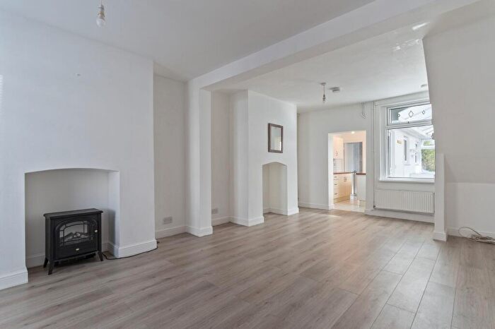 2 Bedroom Terraced House To Rent In Broad Street, Griffithstown, NP4