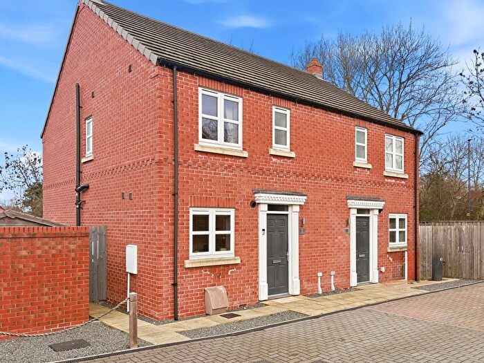 3 Bedroom Semi Detached House For Sale In The Hedgerows, Eggborough, North Yorkshire, DN14