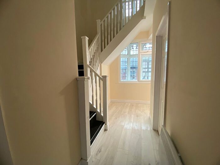 1 Bedroom Flat To Rent In Knifesmithgate, Chesterfield, S40