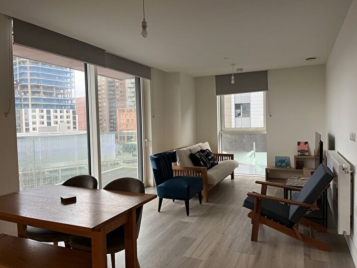 2 Bedroom Flat For Sale In Daneland Walk, London, N17