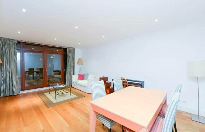 2 Bedroom Apartment To Rent In Shearwater Court, Star Place, Wapping, Tower Hill, London Bridge, London, E1W