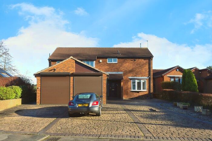 4 Bedroom Detached House For Sale In Hall Farm Close, Aughton, Sheffield, South Yorkshire, S26