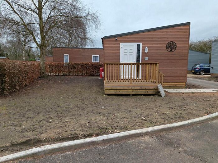 1 Bedroom Park Home To Rent In The Sycamores Holiday Park, Foeffee Common Lane, York, YO42
