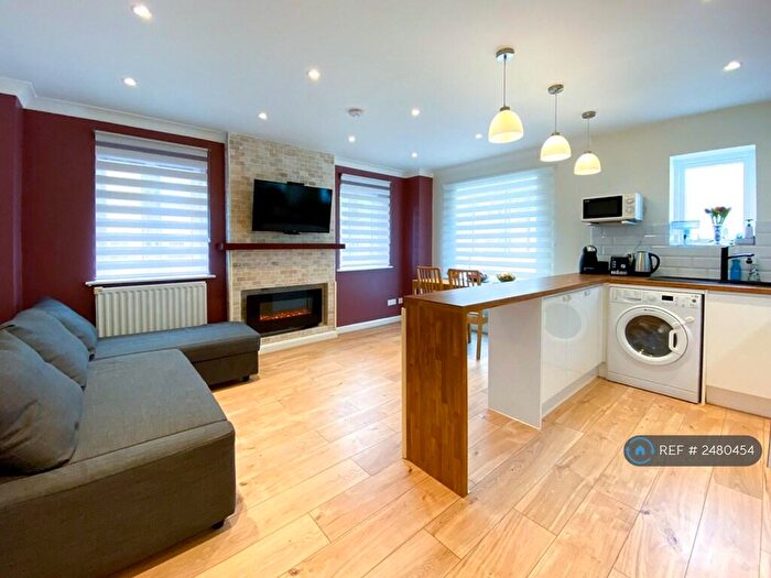 2 Bedroom Flat To Rent In Pankhurst Avenue, London, E16