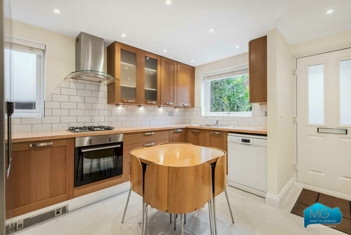 4 Bedroom Detached House To Rent In The Avenue, Finchley, London, N3