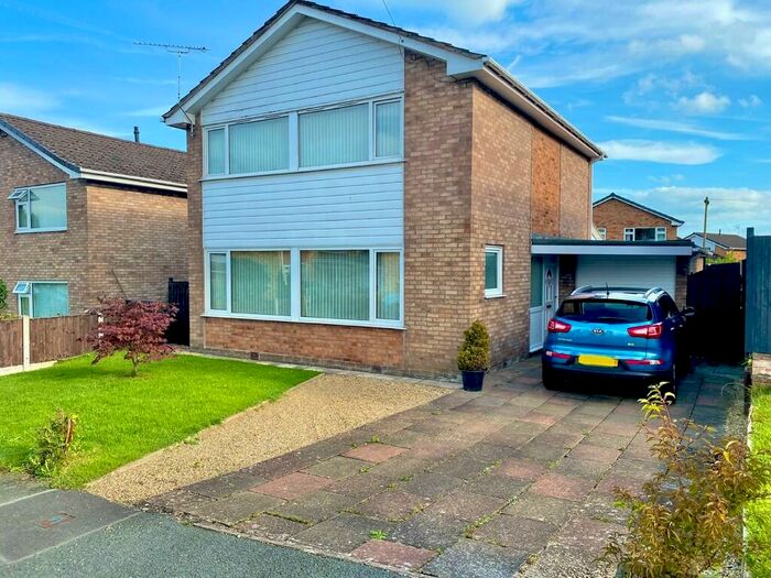 3 Bedroom Detached House For Sale In Yorke Avenue, Marchwiel, Wrexham, LL13