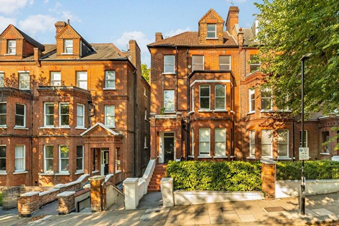 3 Bedroom Flat For Sale In Netherhall Gardens, Hampstead, NW3