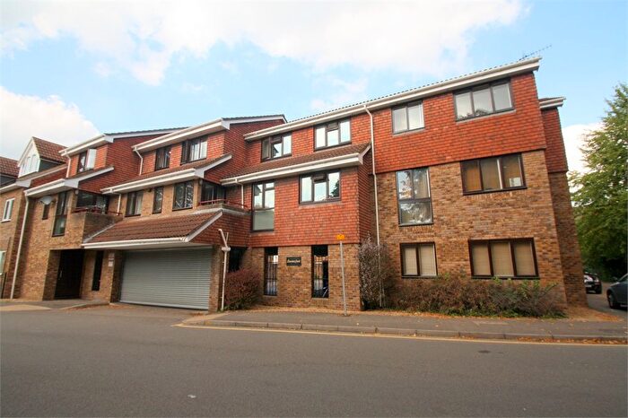1 Bedroom Flat To Rent In Dunstan Court, Leacroft, Staines-Upon-Thames, TW18