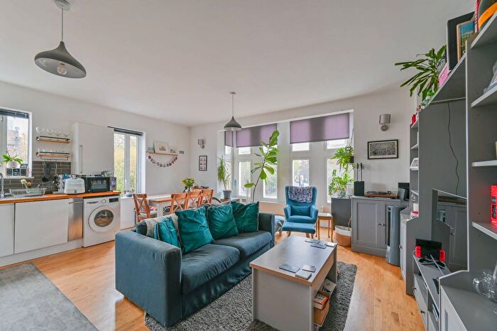 2 Bedroom Flat For Sale In Caldwell Street, Oval, London, SW9